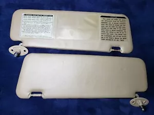 89-95 TOYOTA PICKUP TRUCK 4RUNNER SUN VISORS SHADES DRIVER PASSENGER LH RH TAN - Foto 1 di 10