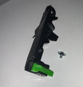 ~ Roomba Cleaning Head Module Door Latch e5 e6 i3 i4 i5 i6 i7 i8 J7 J5 chm bale - Picture 1 of 1