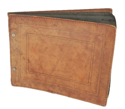 Hermosa cubierta de álbum de fotos de cuero atemporal vintage de la década de 1940 Foto 1 de 4