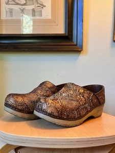 Sanita Clogs EU 37 US 6.5-7 | Metallic Brocade Floral Copper | Comfort Shoes - Picture 1 of 6