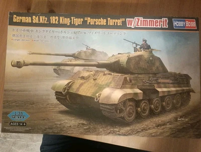 Hobby Boss 84530 German King Tiger "Porsche Turret" W/Zimmerit Model Kit 1/35 - Immagine 1 di 2