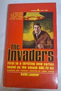 The Invaders Keith Laumer Pyramid PB 1967 1st Printing TV Tie-in Roy Thinnes - Foto 1 di 2