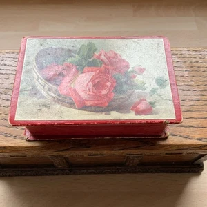 Caja de chocolate floral vintage Rowntree’s 3 1/2” X 2 1/8” X 3/4” de profundidad - Imagen 1 de 10