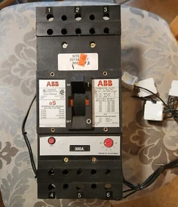 ABB SP-9954 3 Pole 300 Amp 600VAC Type JS Circuit Breaker w/ Aux and Shunt - Picture 1 of 12