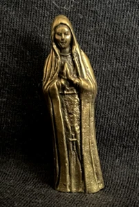SAINTE VIERGE EN LAITON miniature figurine amulette sacrée pieuse b221 - Imagen 1 de 6