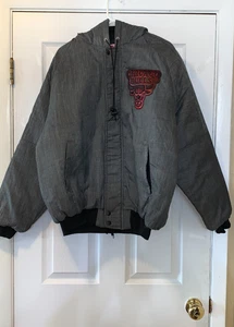 VINTAGE SWINGSTER CHICAGO BULLS LARGE PUFFER JACKET NEW - Picture 1 of 5