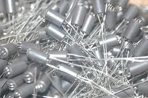 FASTRON 06H-551X-50 RADIAL ferrite bead 3-leads new Quantity-60 - Picture 1 of 1