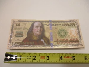 Package of (100) One Million Dollar Bill Gospel Tract Pack of $1,000,000 Tracts - Picture 1 of 12