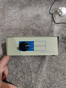 D89 Data Transfer Switch Serial 2-Way AB Male DB502-0002. - Afbeelding 1 van 3