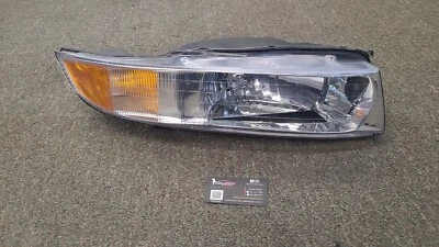 Left Driver Side Head Lamp for 2002-2003 Mitsubishi Galant AFTERMARKET MR972843 - Image 1 of 4