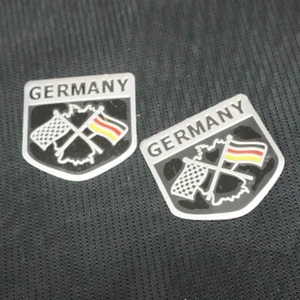 2x Nueva Calcomanía Pequeño Emblema de Metal Bandera de Alemania Pegatina Motor de Automóvil AWD - Imagen 1 de 6