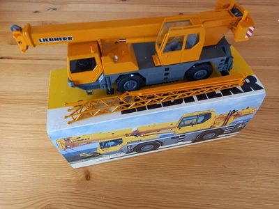 Conrad 1:50 Liebherr Mobilkran LTM 1030/2 in OVP - Bild 1 von 3