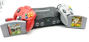 Nintendo 64 Spielekonsole + 2 Controller + 2 Spiele - Schwarz (NUS-001) - Bild 1 von 22