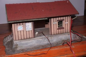 BOD] POLA 905 Güterschuppen / Frachtschuppen für LGB (Außenanlage mit Fehlteile) - Picture 1 of 5