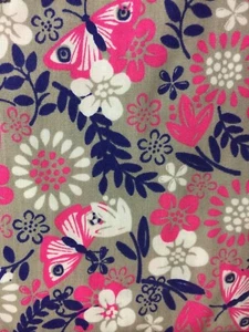 Scrub Top SIZE X-SMALL BUTTERFLIES FLOWER NWT Nurse Work Medical UNIFORM DENTAL - Picture 1 of 4