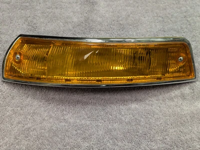 Carcasa de montaje de señal de giro delantera izquierda Porsche SWB 911 912 1965-68 - SIN CAJA Foto 1 de 4