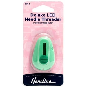 Saum LED Schlüsselband Schlitz Nadel Einfädler mit Fadenschneider Hand Nähen Basteln - Bild 1 von 1