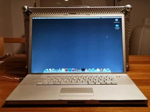 Apple PowerBook G4 17 1.67Ghz 2GB Ram Radeon 9700 128MB VRAM 300GB HDD - KULT - Bild 1 von 19