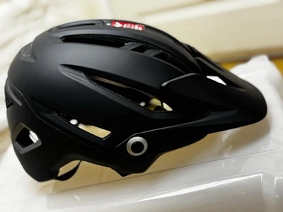 Casco Bell Sixer negro mediano Foto 1 de 3