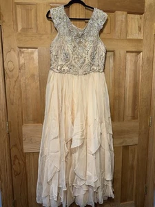 Jovani Women’s Beige Gold Boat Neck Beaded Top Gown Size 20 - Picture 1 of 5