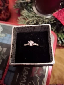 ☆HÜBSCHER, ZIERLICHER ECHT SILBER-RING☆FUNKELNDE SWAROVSKI-KRISTALLE☆GR.16,8☆NEU - Bild 1 von 24