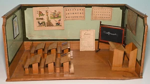 uralte Märklin Puppenschule mit Zubehör * L. 61,5 cm * um 1900 - Bild 1 von 1