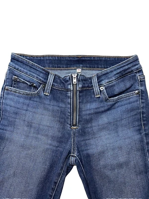 Levi's Jeans Women’s Size 26 Zip and Button Closure Skinny Fit Medium Wash - Image 1 of 4