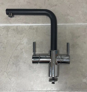InSinkErator L-Shaped Boiling and Cold Water Tap - mint condition, graphite - Picture 1 of 2