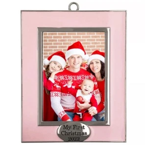H is for Happy 3,45 Zoll My First Christmas 2022 Rahmenornament in Pink - Bild 1 von 1
