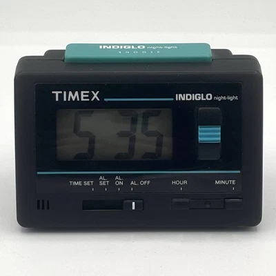 Reloj despertador de viaje Timex Indiglo vintage con luz nocturna Foto 1 de 4