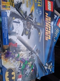LEGO DC Comics Super Heroes Batwing Battle Over Gotham City 6863