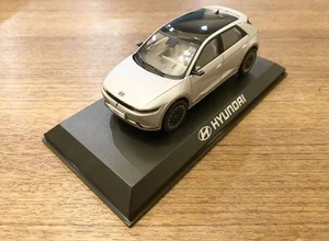 1/43   HYUNDAI IONIQ 5 MATTE GOLD 503584 - Picture 1 of 7