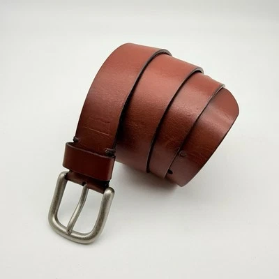 Cinturón de cuero de grano completo Levi’s marrón oscuro plateado hebilla de bola talla 40 Foto 1 de 4