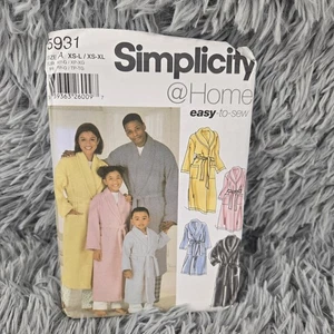 Simplicity @ Home 5931 Gr. A XS-L/XS-XL Unisex Kinder & Erwachsene Morgenmantel Schnittmuster - Bild 1 von 3