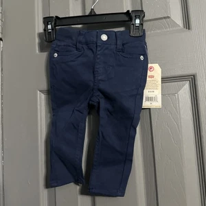 Levi's Baby Girl 6 Months Skinny Jeans Pants Retail $20 New - Picture 1 of 10