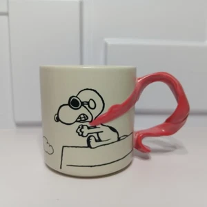 Hallmark Peanuts Tasse Snoopy Flying Ace rot Baron Schal Henkel  - Bild 1 von 12