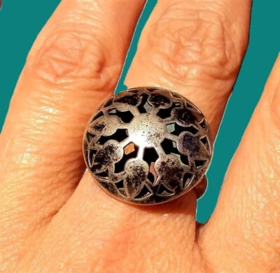 VINTAGE ETHNIC TRIBAL KUCHI ENGRAVED OPENWORK SILVER RING - Immagine 1 di 4