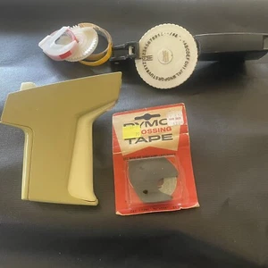 Vintage 1970 DYMO Home Label Maker & LABEL MATE plus Tape Accessories - Picture 1 of 13