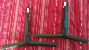 Samsung Bn63-19173a Tv stand legs QN65Q60AAFXZA QN65Q6DAAFXZA QN60Q60AAFXZA - Picture 1 of 1