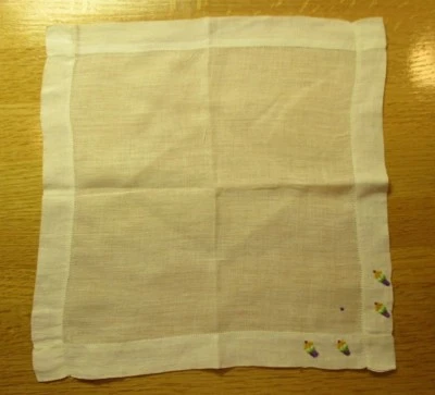 PAÑUELO PAÑUELO BLANCO ROTO MACETAS BORDADAS A MANO VINTAGE AÑOS 50 USADO Foto 1 de 3