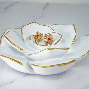 Elegant January Garnet Color Birthstone Fashion Fine Jewelry Stud Post Earrings - Picture 1 of 4