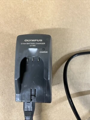 Cargador de batería de iones de litio original Olympus LI-10C 4,2 V 700 mA con cable de alimentación AU #o5 Foto 1 de 3