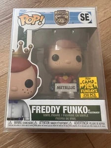 Funko Fundays Camp Freddy 2023 come pacificatore POP LE 250 SDCC esclusivo - Foto 1 di 6