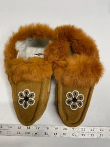 *Fits Big* Women's size 10 Beaded Mocassins/Slippers - Picture 1 of 5