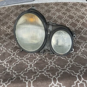 Mercedes Benz 2000-03 W210 Passenger Side Headlight. E320 E430 E55 AMG - Picture 1 of 9
