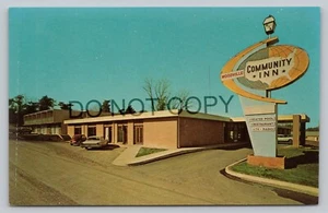 Postcard TX Nacogdoches Woodville Community Inn Dogwood Festival Old Cars I8 - Picture 1 of 2