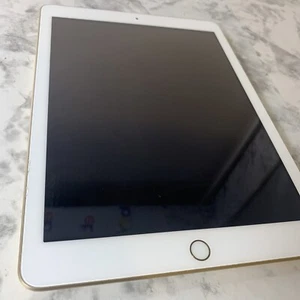 Apple iPad (5th Gen) - A1822, 32GB, WiFi, 9.7" - Picture 1 of 10