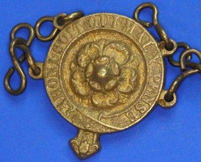 HONI SOIT QUI MAL Y PENSE & Rose Chain Part, 1½ inch  [33063] - Image 1 of 2