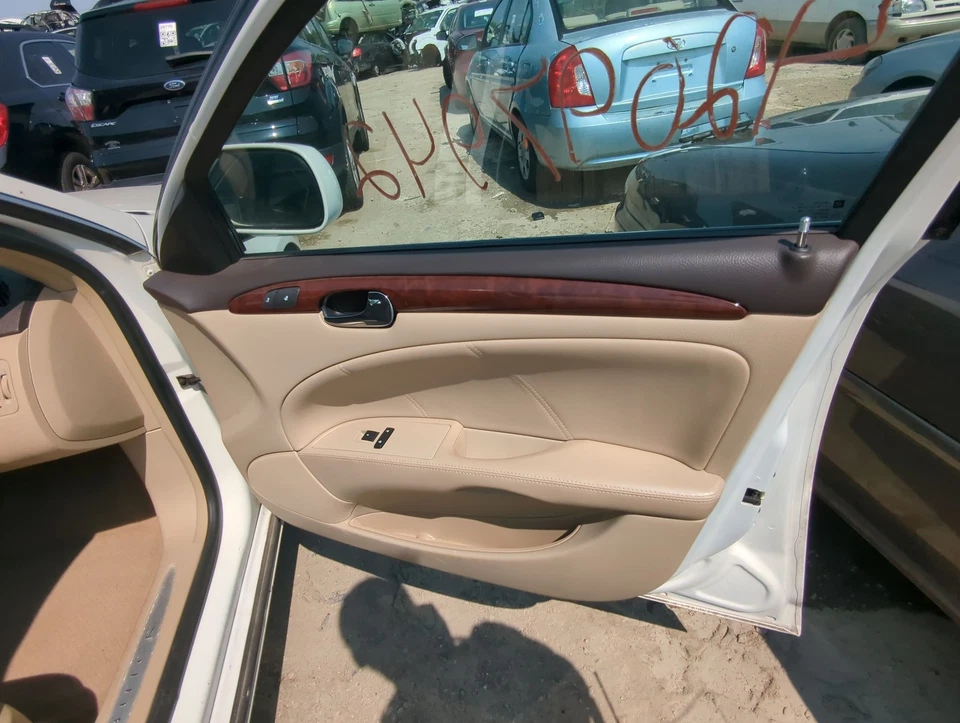 2009 Buick Lucerne Front Right Passenger Interior Door Panel Trim Z4BU4 - Image 1 of 1