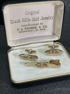 Vintage F.L. Th Gold Tone Tie Clip / Cuff Links Black Hills Gold Leaves & Grapes